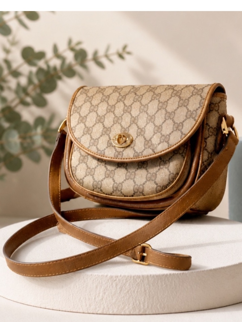 Authentic Gucci Shoulder /Crossbody Bag.